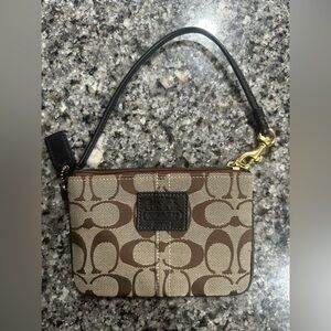 EUC Vintage Coach Tan and Brown Signature Wristlet